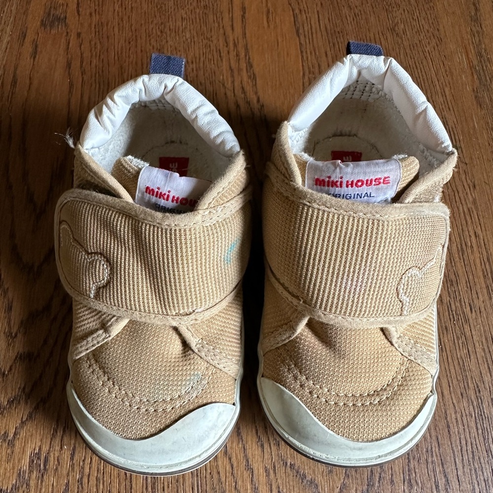 Miki House shoes size US 8 (EU 23)